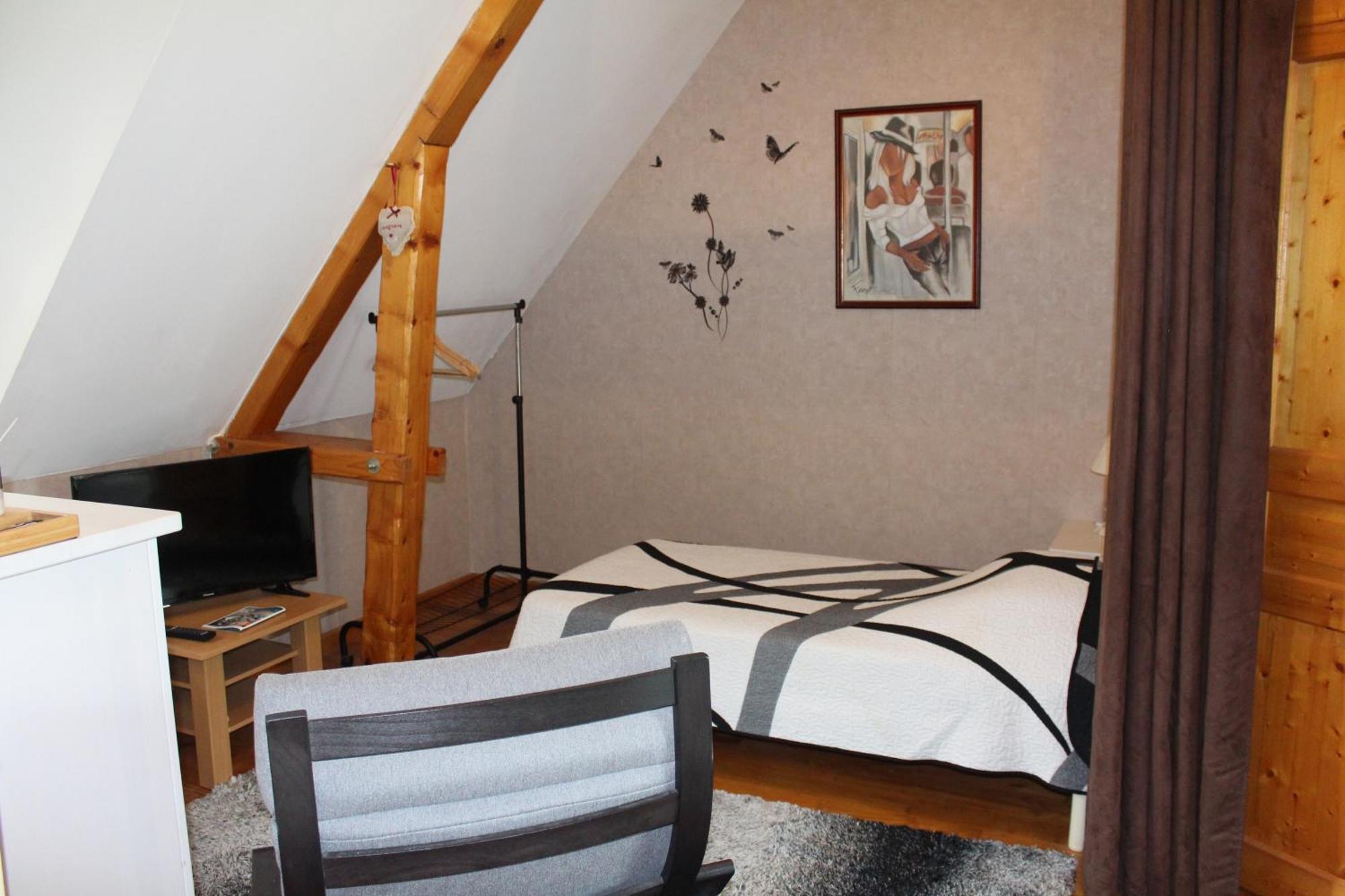 B&B Devalpierre Adult Only Glanville Esterno foto