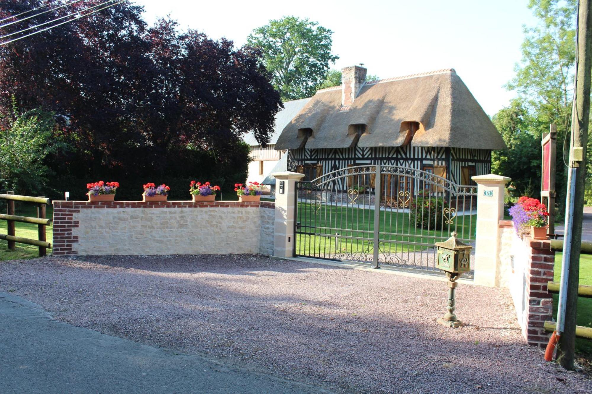 B&B Devalpierre Adult Only Glanville Esterno foto